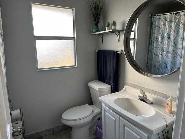 Photo - 2521 Lorraine St