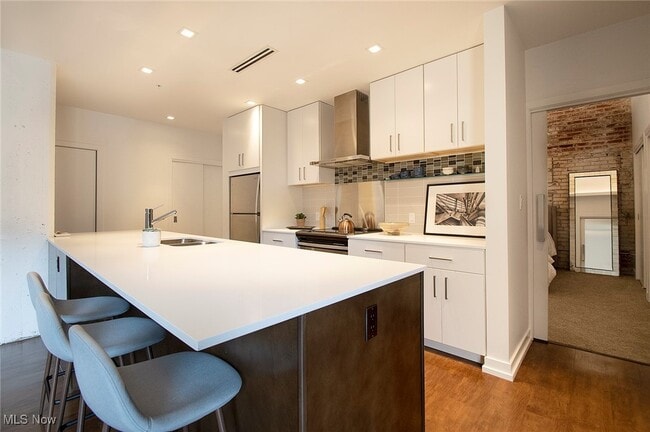 Building Photo - 725 Johnson Ct Unit 524 Rental