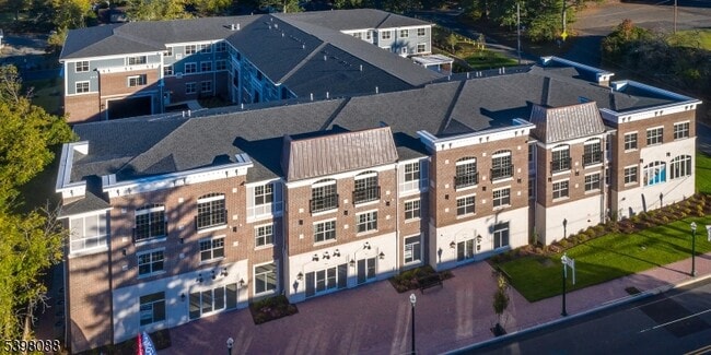 Building Photo - 663 Springfield Ave Unit 53