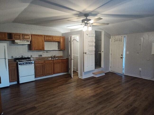 Photo - 683 Carlouetta Rd Unit 683 Carlouetta Road SW