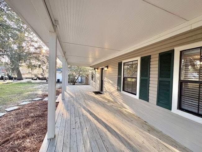 Photo - 720 Valparaiso Blvd