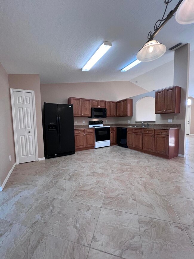 Photo - 830 Laurel Dr