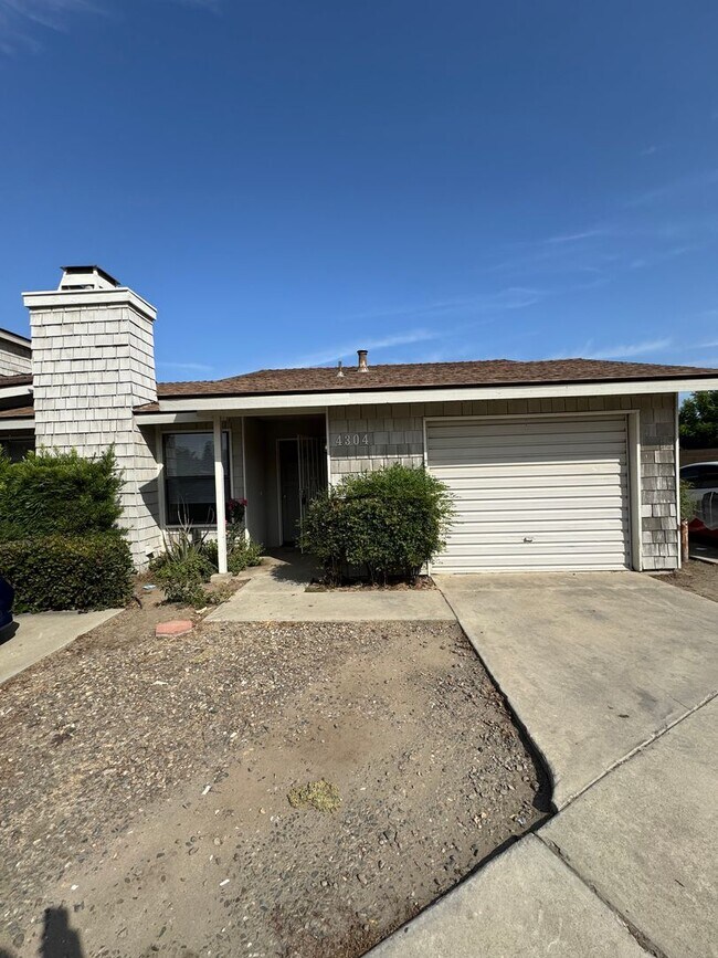 3230 - 3230 Apartment Unit 4304