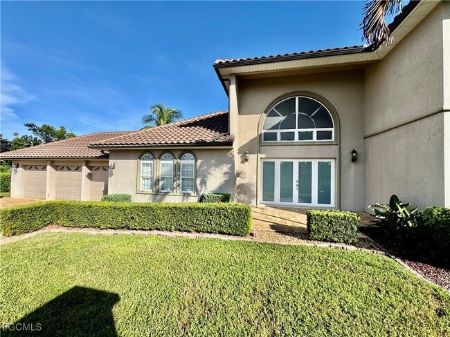 Building Photo - 14370 McGregor Blvd Rental