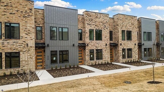 Building Photo - 4102 W Olive St