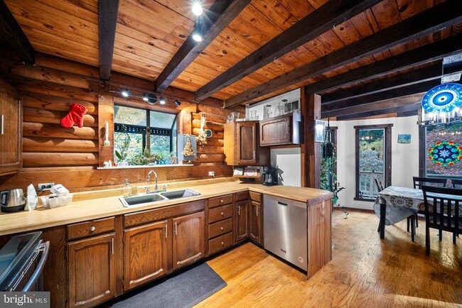 Photo - 15024 Wheeler Ln