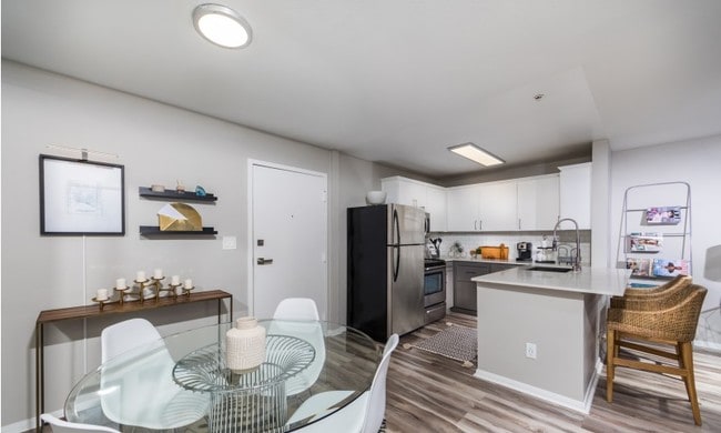 Photo - Avana on Pine