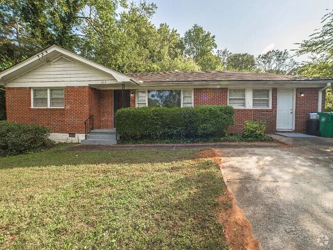Building Photo - 3 bed and 1 bath in Decatur! Rental