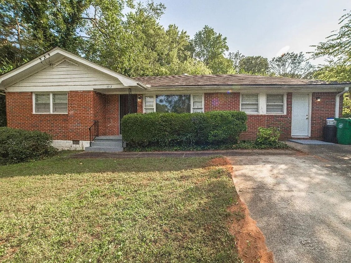 3 bed and 1 bath in Decatur! - 3 bed and 1 bath in Decatur!