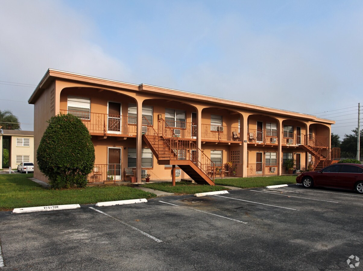 Lakeview & Springhaven Apartments - Lakeview & Springhaven Apartments