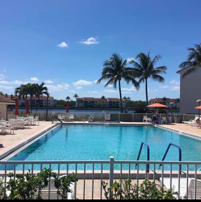 Photo - 4492 NE Ocean Blvd Unidad 102 B3 Rental