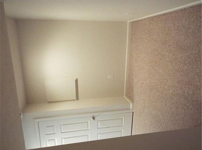 1044 Bayberry Dr
