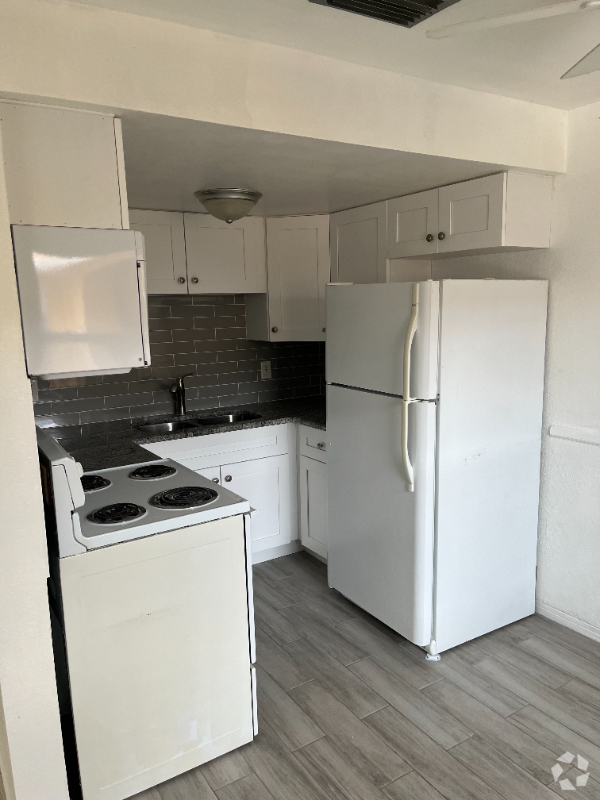 Building Photo - 426 93rd Ave N Unit 103 Rental