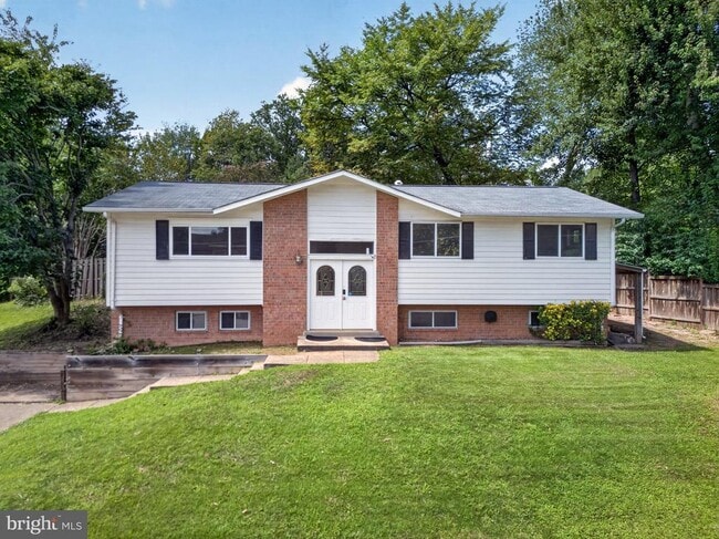Building Photo - 8110 Springfield Village Dr
