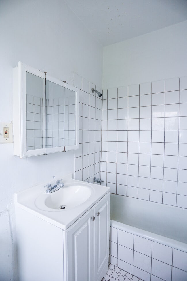 Photo - 7445 N Greenview Ave Unit 424