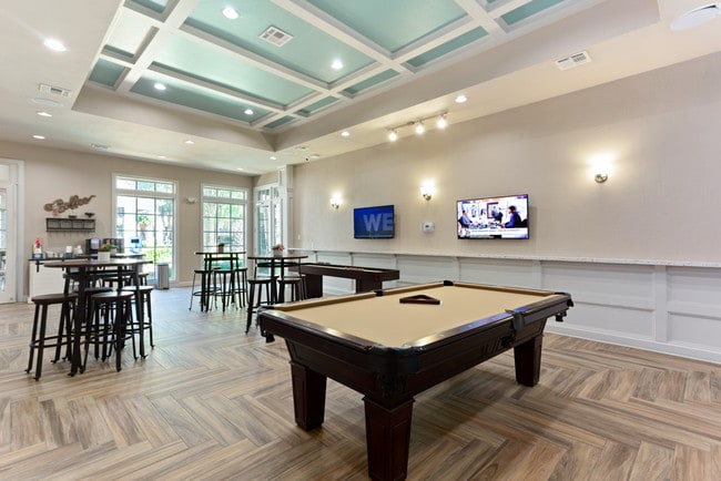 ¡Eche un vistazo a esta sala de juegos/recreación! - Stone Oak @ Parmer