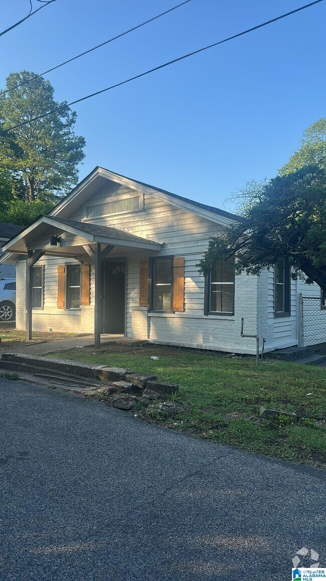 Building Photo - 2212 20th St N Rental