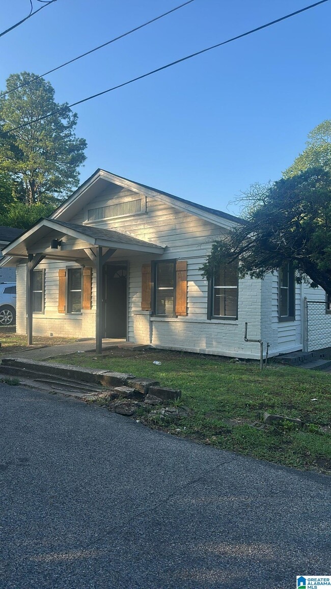 Photo - 2212 20th St N House