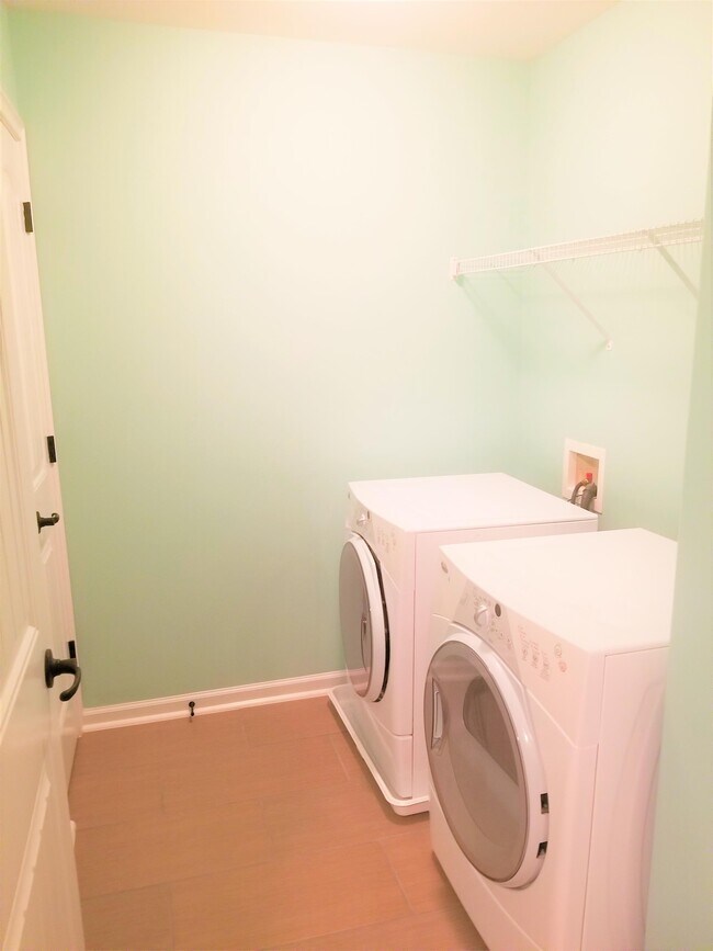 Photo - 229 Durham Park Way