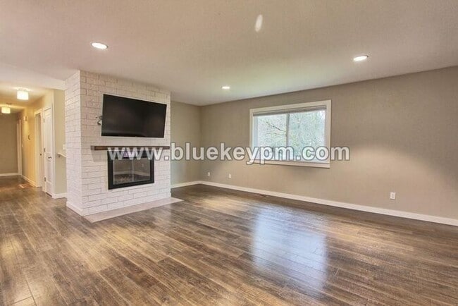 Photo - 4 Bed, 3 Bath Split Level Home in Sherwood