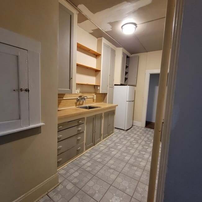 8 N Williams St Unit 2