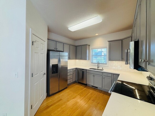 Photo - 200 Meadow Dr NW
