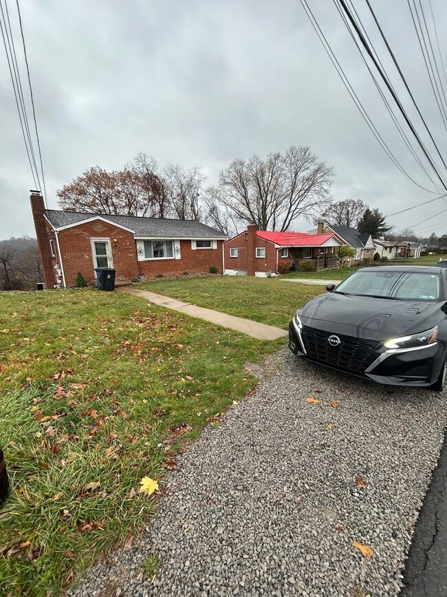 Photo - 506 Crescent Boulevard Extension