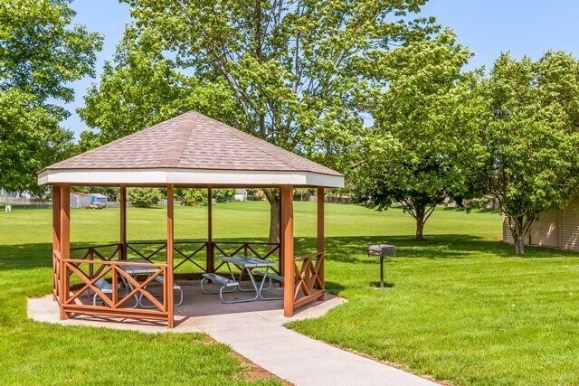 Photo - 240 S James St