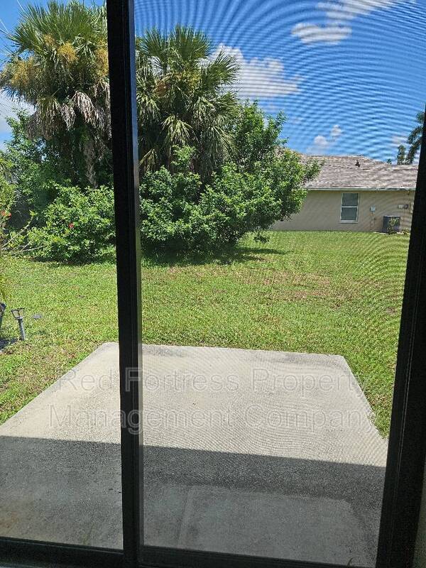 Photo - 717 Nicholas Pkwy W