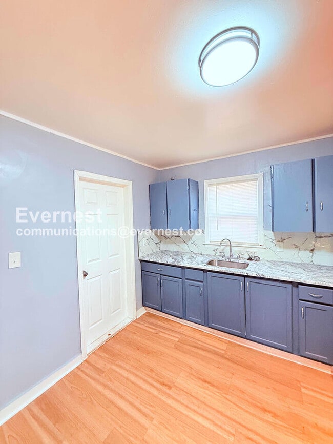 Photo - 8640 Chalmers Ave