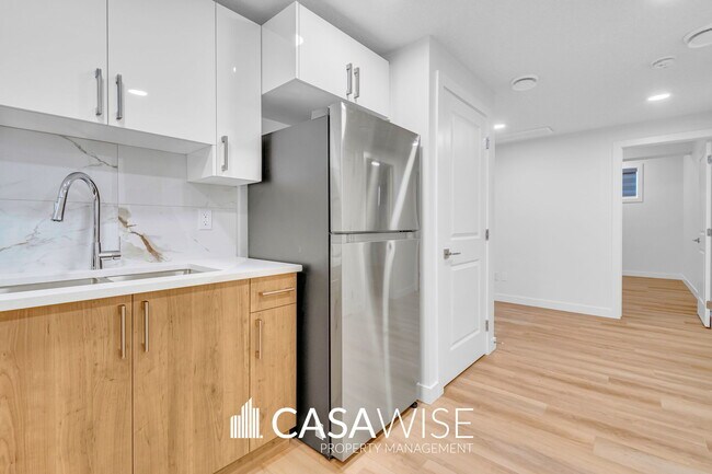 Photo - 3221 Magpie Link NW