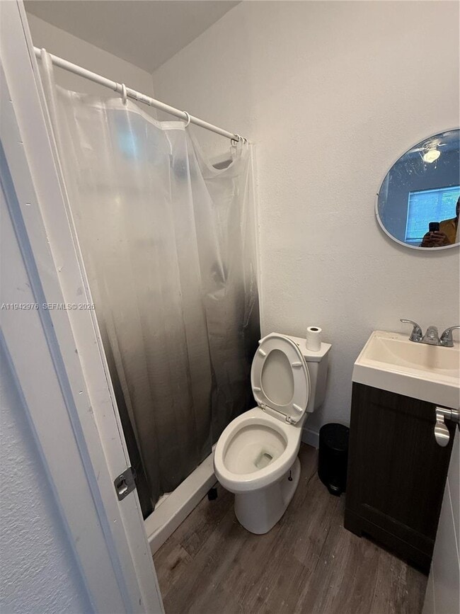 Photo - 406 Foster Rd