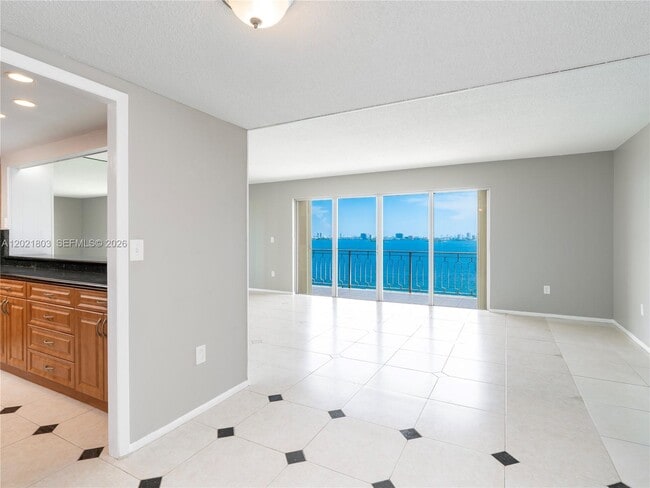 Photo - 11111 Biscayne Blvd Unit 912