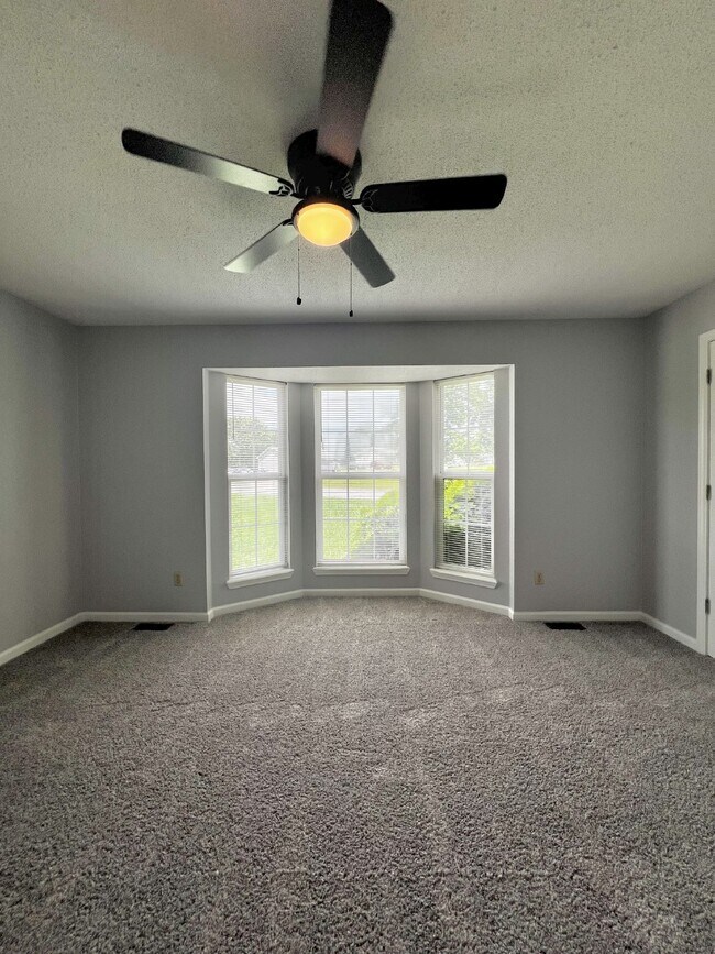 Photo - 678 Artic Ave