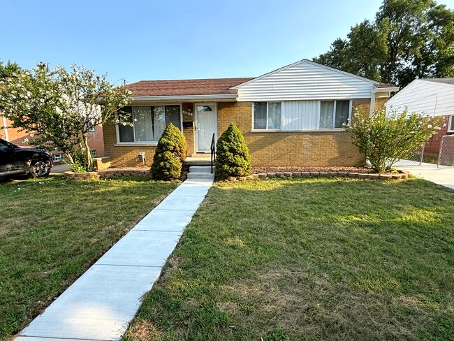 Building Photo - 30915 Beechnut St Rental