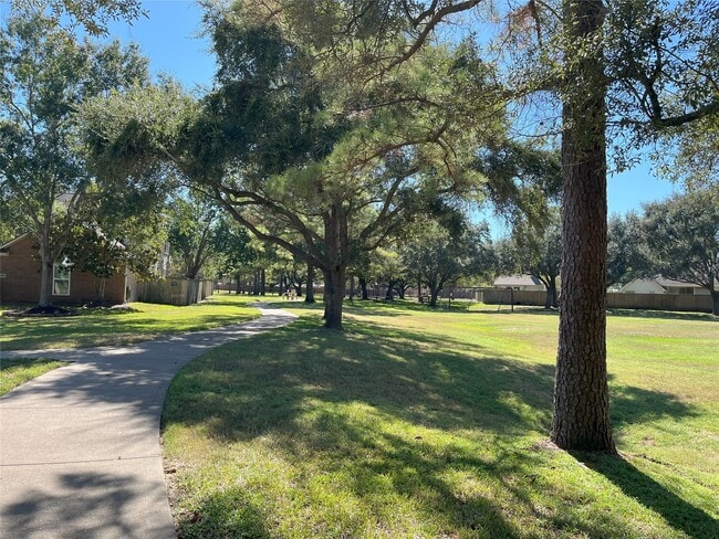 Photo - 2903 Surrey Trail Ln