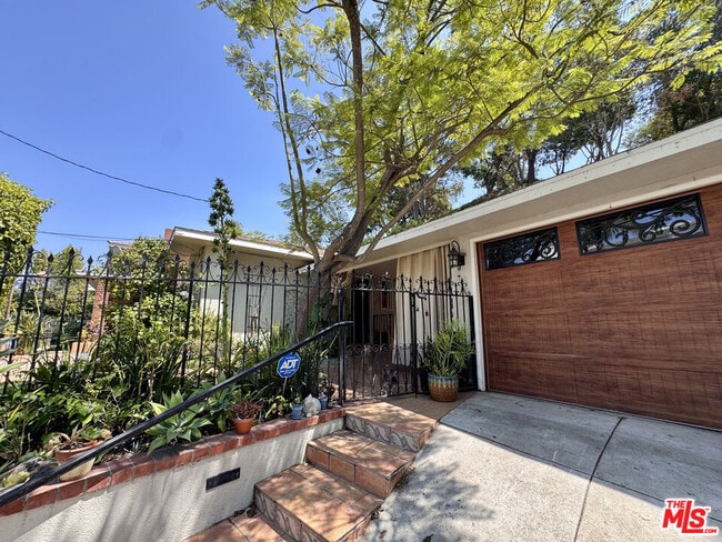 7756 Torreyson Dr