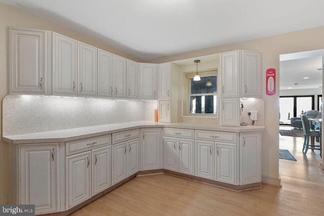 Photo - 1348 Carpenters Point Rd