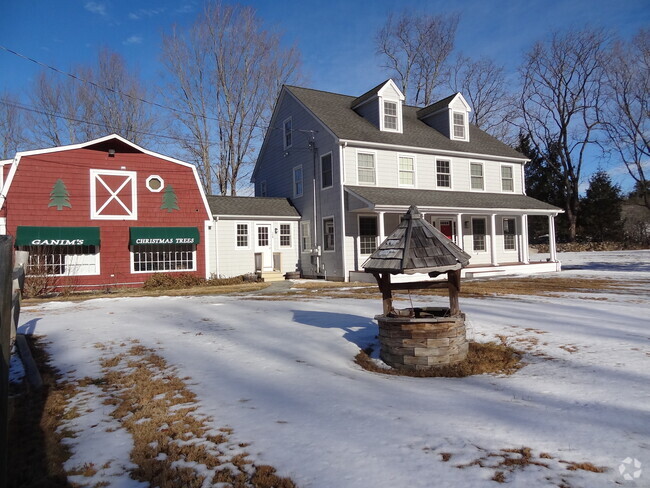 Building Photo - 128 Center Rd Rental