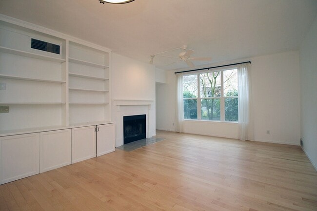 Photo - 1710 S Harbor Way