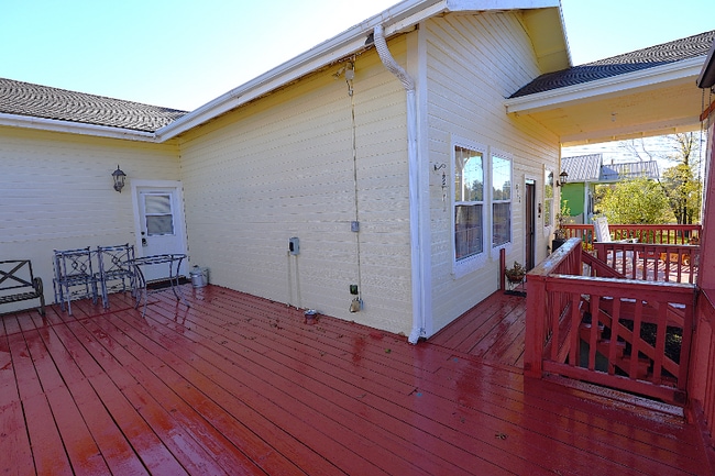 Photo - 957 Church Ln