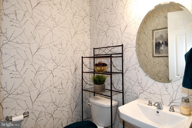 Photo - 7706 Colburn Dr