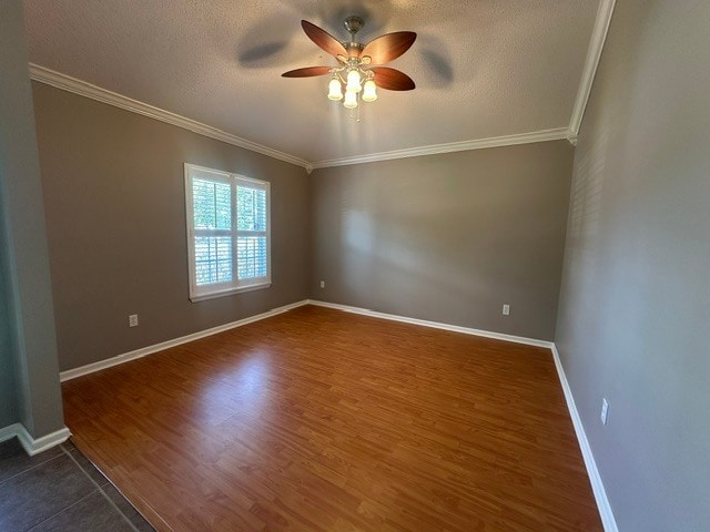 Photo - Spacious 4 Bedroom Home With Upstairs Private Suite And 2 Car Garage