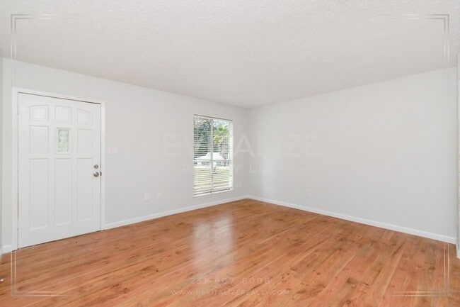 Photo - Newly Renovated 3 Bed 2 Bath Home in Theodore!