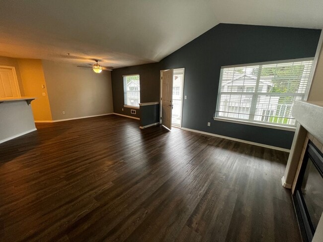 Building Photo - 2 Bedroom Attached Garage DuPont Condo for...