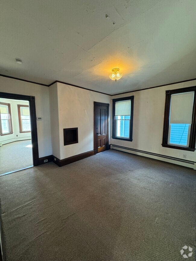 Building Photo - 85 Chestnut St Unit 2 Rental