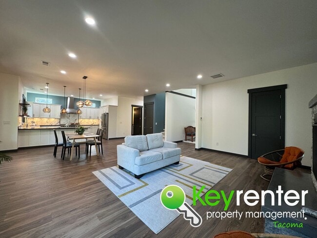 Photo - Brand New Magnificent 4bed/3bath Luxurious House in Lakebay!