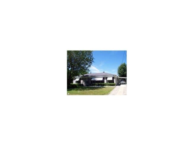 Building Photo - 808 Myra Dr