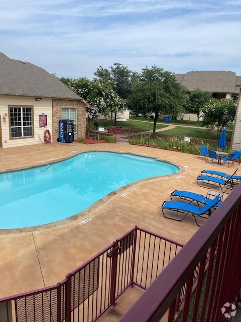 Pool area - Lakeside RGLLC Rental