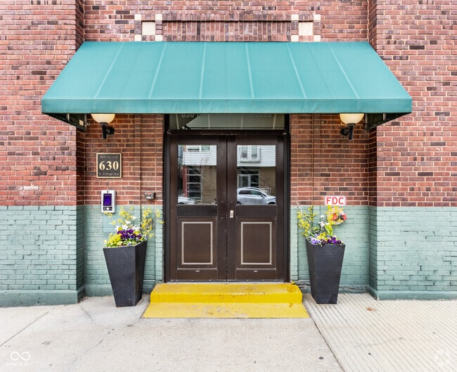 Building Photo - 630 N College Ave Unit 305 Rental